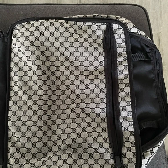 AUTHENTIC gorgeous Gucci travel bag